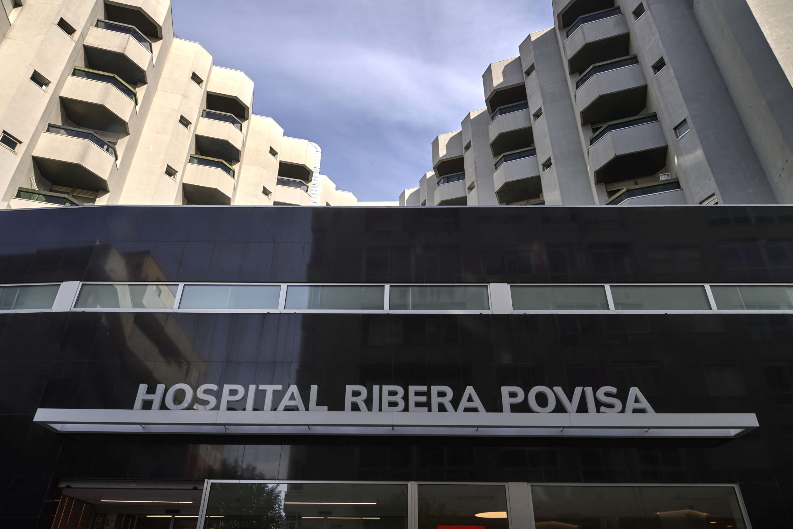 Fachada Hospital Ribera Povisa copia